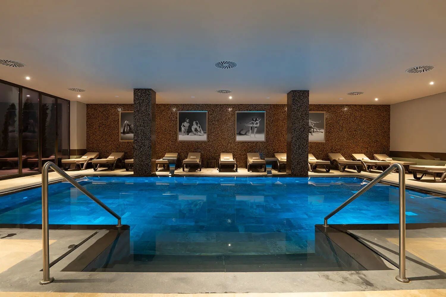室內 SPA 浴池
