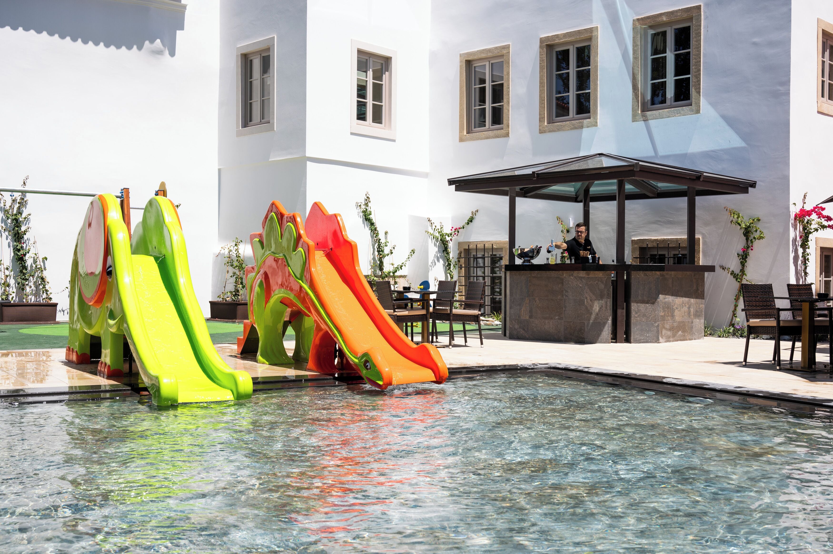 Bar junto a la alberca