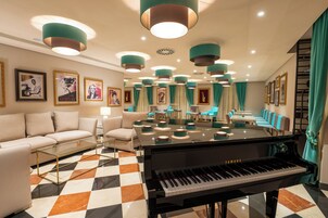 2 bars/lounges, poolside bar