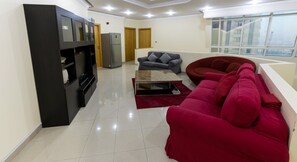 Living area - Wonderful Master Room for one Lady in Marina (Dubai)