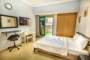 Luxury Studio - Marina Crown Hostel for Girls (Dubai)