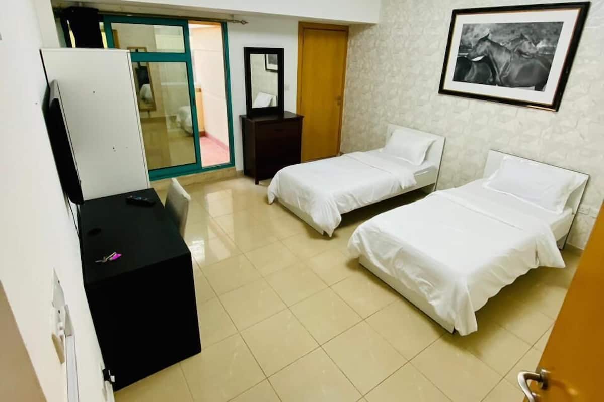 1 habitación y ropa de cama