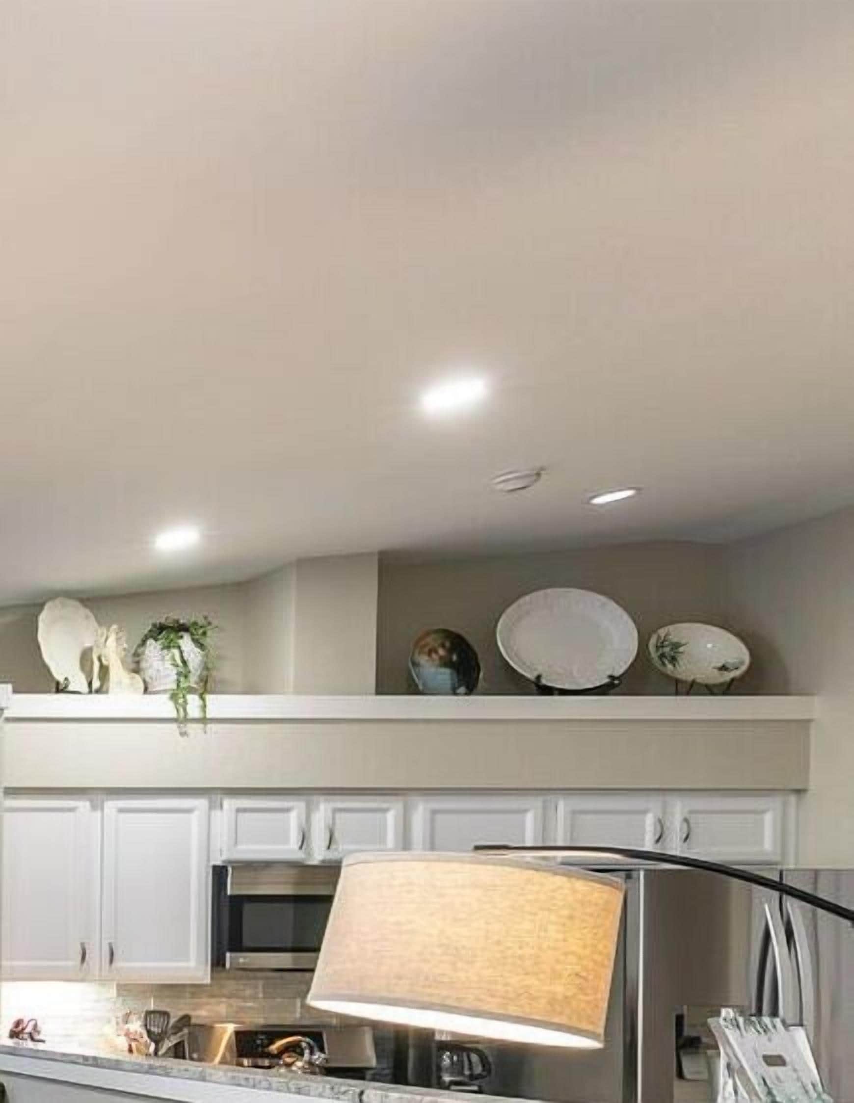 Cozy and Modern Condo w a Summer Pool! (TC10)