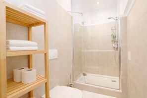 Douche, séchoir à cheveux