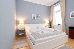 1 chambre, bureau, fer et planche à repasser, Wi-Fi gratuit