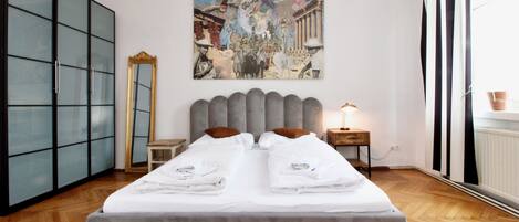 2 bedrooms, iron/ironing board, free WiFi