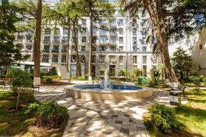 Pool - Cozy apartment near the metro Liberty Square (Тбилиси)