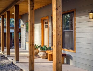 Unclassified image, 4 of 37, button