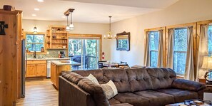 TV, fireplace, offices