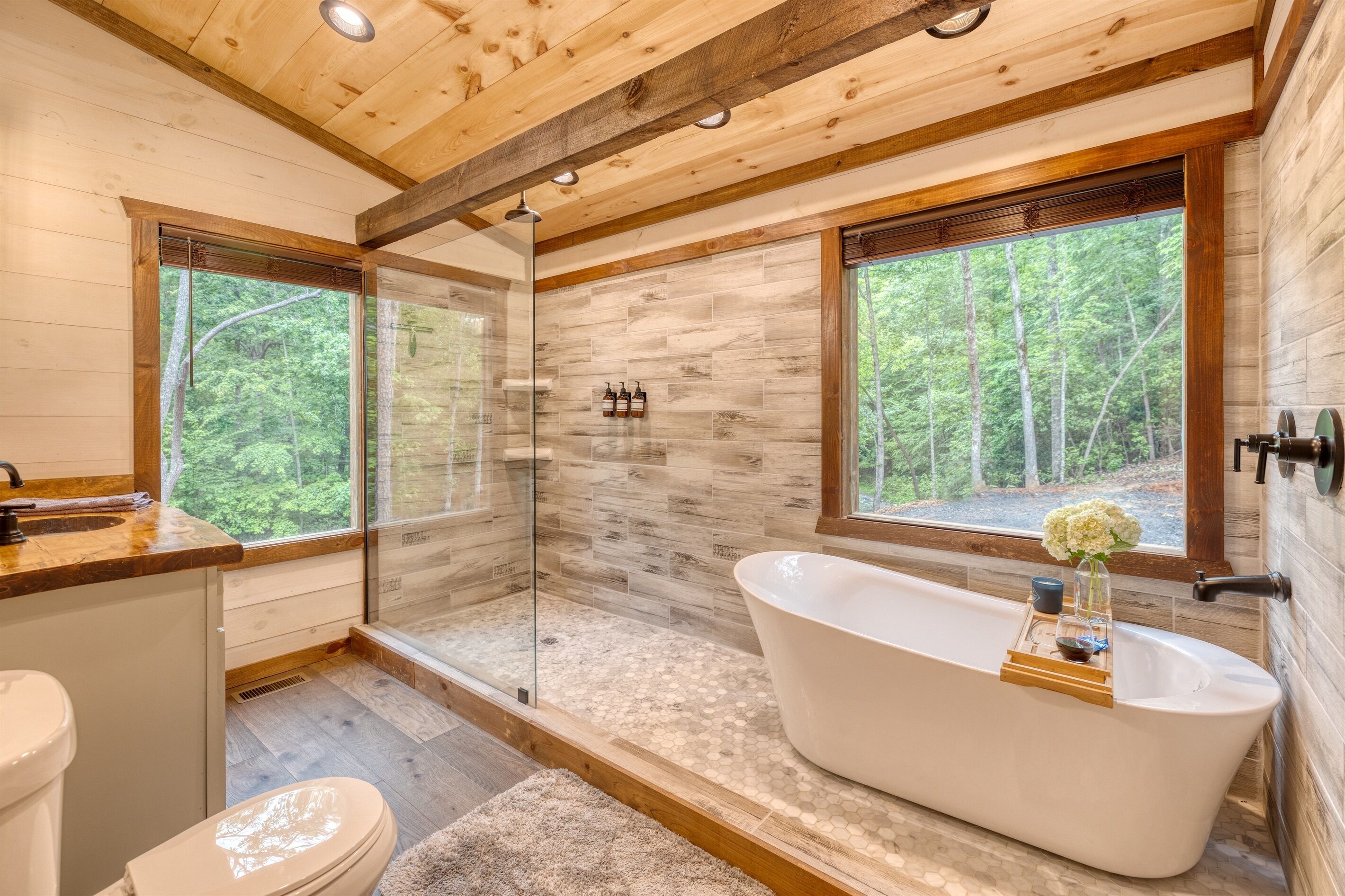 Bathtub, hair dryer, towels