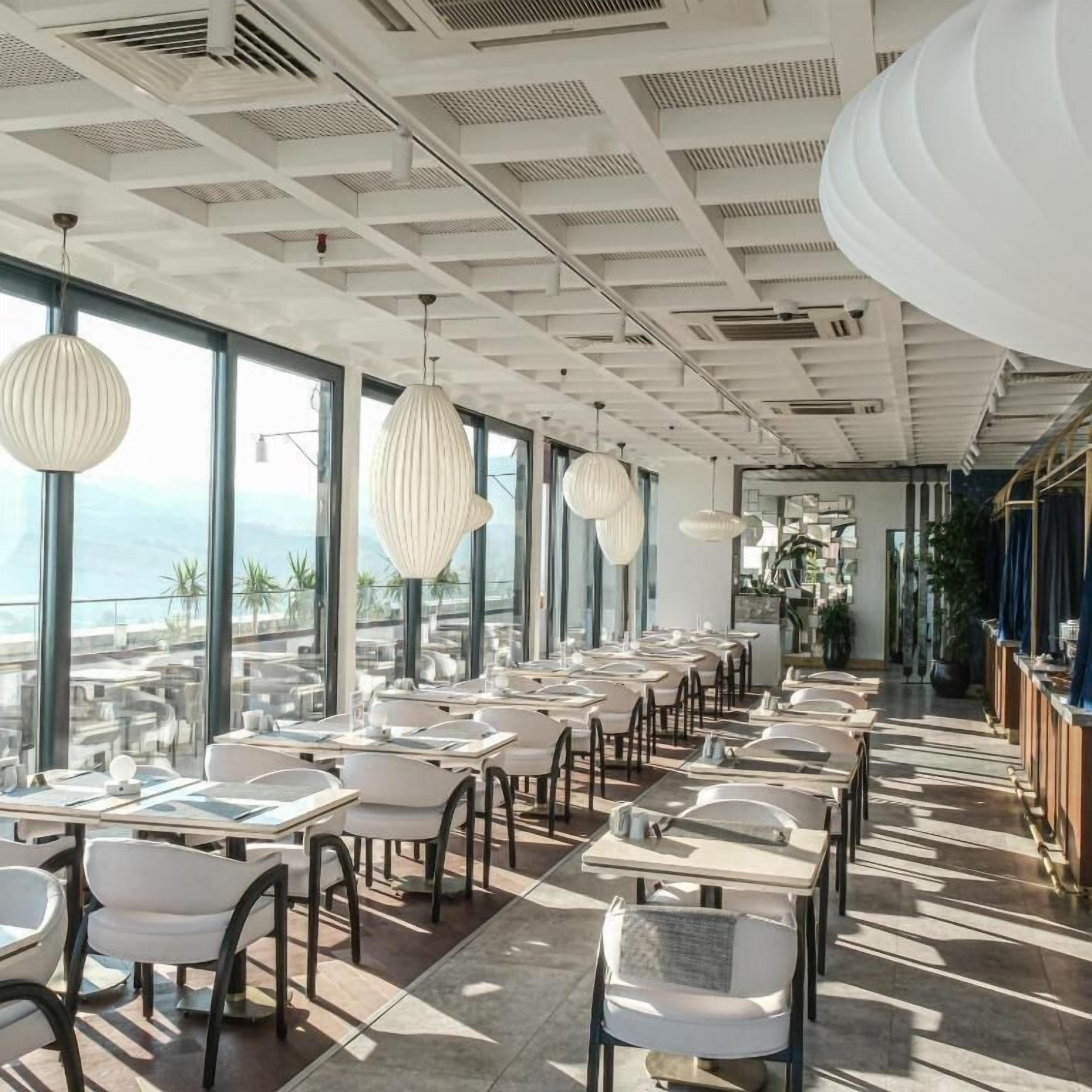 Frokostbuffé hver dag (mot et tillegg)