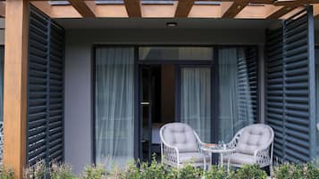 Chambre Standard, fumeurs, balcon | Literie de qualité supérieure, minibar, coffres-forts dans les chambres