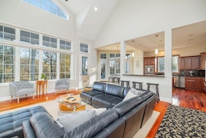 TV - Portside Villa Luxury Rental on Lake Gaston (Bracey)