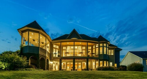 Portside Villa Luxury Rental on Lake Gaston