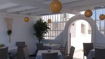 Café da manhã continental grátis todos os dias