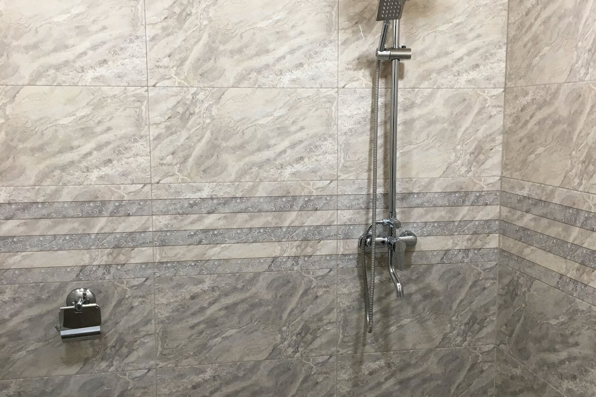 standard room, 1 double bed | bathroom | shower, rainfall showerhead, designer toiletries, slippers