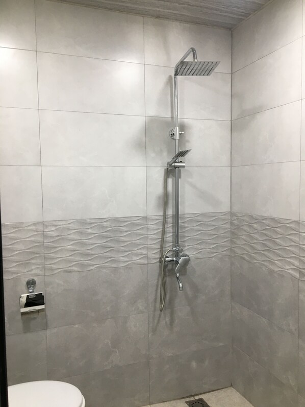 Standard Room, 1 Double Bed | Bathroom | Shower, rainfall showerhead, designer toiletries, slippers - Hotel KA-EL (Parakar)