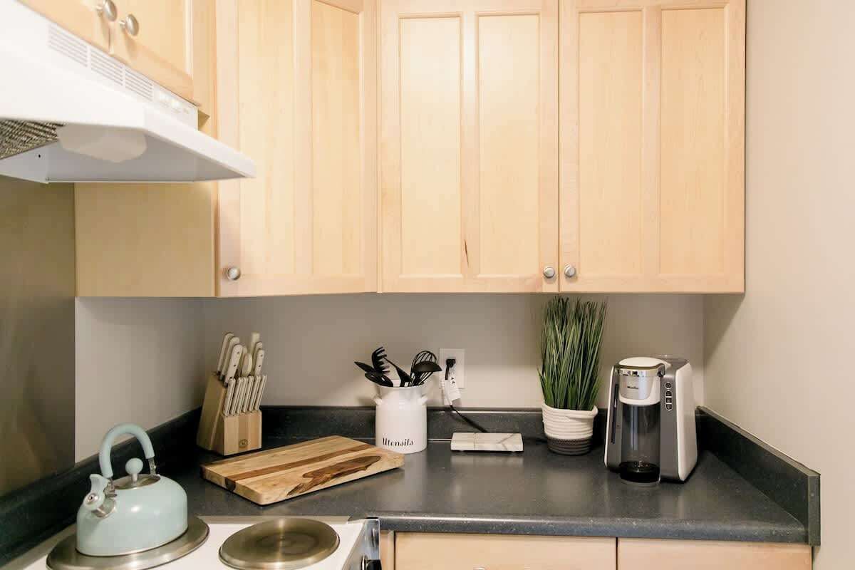 Frigorífic, microones, forn i placa de cuina 