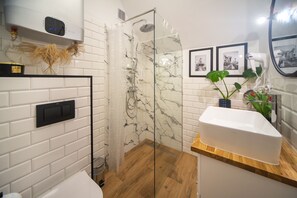 Comfort Apartment | Bathroom