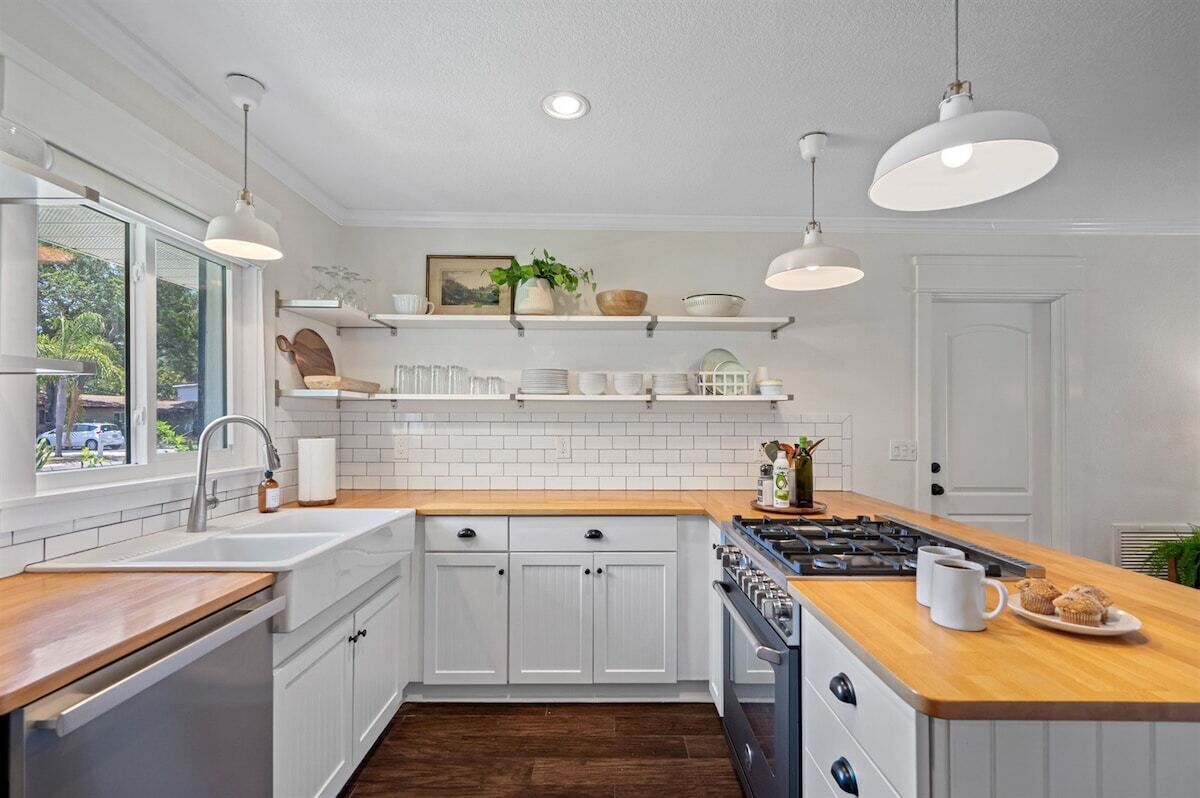 Live Simply Cottage- Take advantage of price cuts!