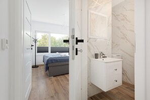 Front of property - Lake House Sosnowy Las Mielno by Renters (Mielno)