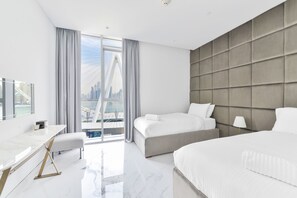 4 bedrooms, Egyptian cotton sheets, premium bedding, in-room safe - Luxurious 3BR w maidroom in BLUEWATERS (Dubai)