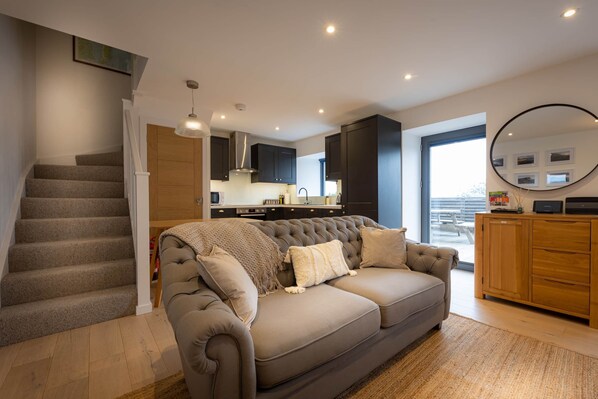 Fernseher, Stereoanlage