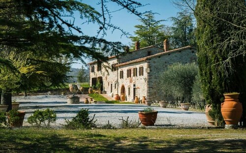 Villa Ghirlanda beautiful villa casale with p/pool in Chiantishire