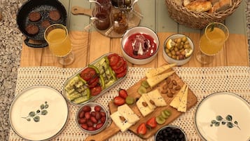 Desayuno continental gratuito y diario