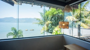 Interior - Casa pé na areia com piscina | São Sebastião (São Sebastião)