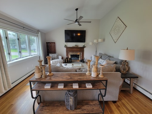 Quiet family escape and just 5min drive to the beaches.