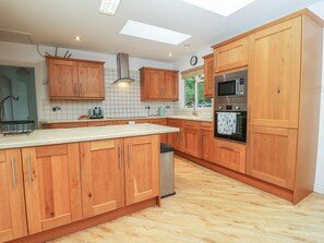 Casa de campo | Cozinha privada | Geladeira, chaleira elétrica, torradeira