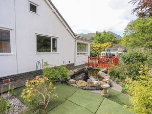 Cottage | Property grounds