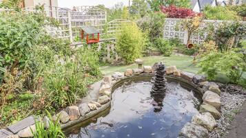 Cottage | Property grounds