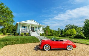 Exterior - Mint Cottage at Little Washington - a modern, spacious retreat with a view (Washington)