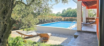 Holiday house Brtonigla for 1 - 6 persons with 3 bedrooms - Holiday home