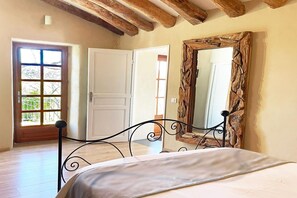 1 Schlafzimmer, Bügeleisen/Bügelbrett