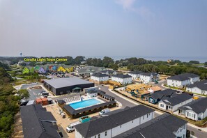 Exterior - Admiral's Abode - Fully Loaded! Walk to the beach, Dogs ok!, Huge SW Pool! (Corolla)