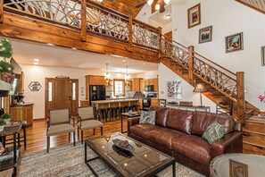 Smart-TV, peis, bøker og printere