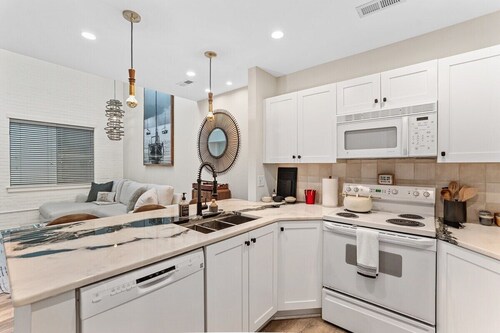 Chic Downtown Loft - Parking - Central New