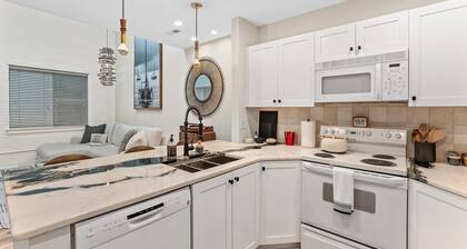 Chic Downtown Loft - Parking - Central New