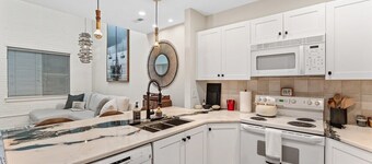Chic Downtown Loft - Parking - Central New