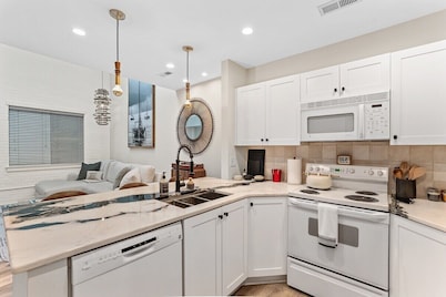 Chic Downtown Loft - Parking - Central New
