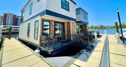 The Regency - Houseboat Downtown