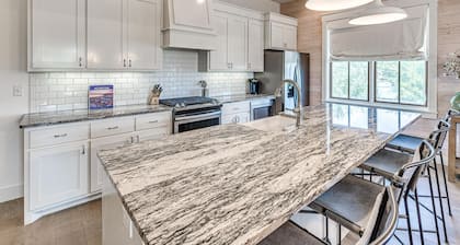 Residence Club Unit 6 in Carlton Landing