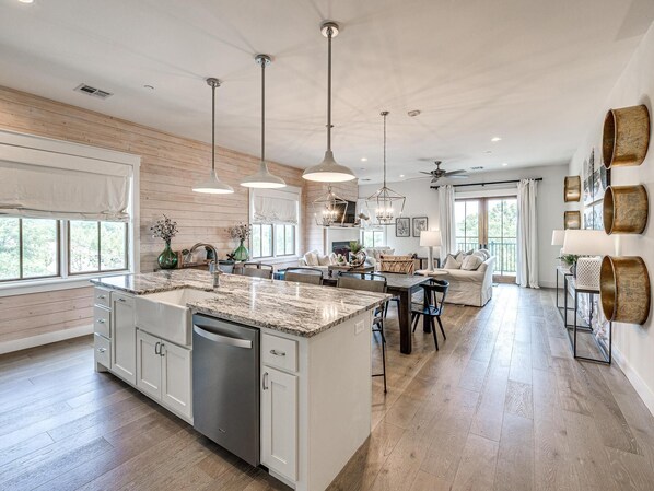 Interior - Residence Club Unit 6 in Carlton Landing (Carlton Landing)