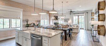 Residence Club Unit 6 in Carlton Landing