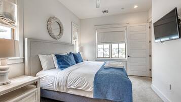 3 bedrooms, iron/ironing board, WiFi, bed sheets