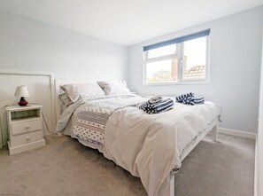 3 chambres, fer et planche à repasser, Wi-Fi gratuit, draps fournis