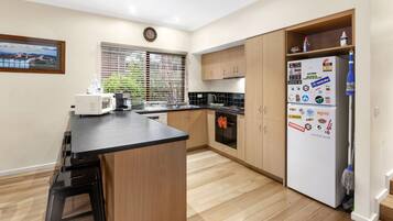 Fridge, microwave, dishwasher, coffee/tea maker